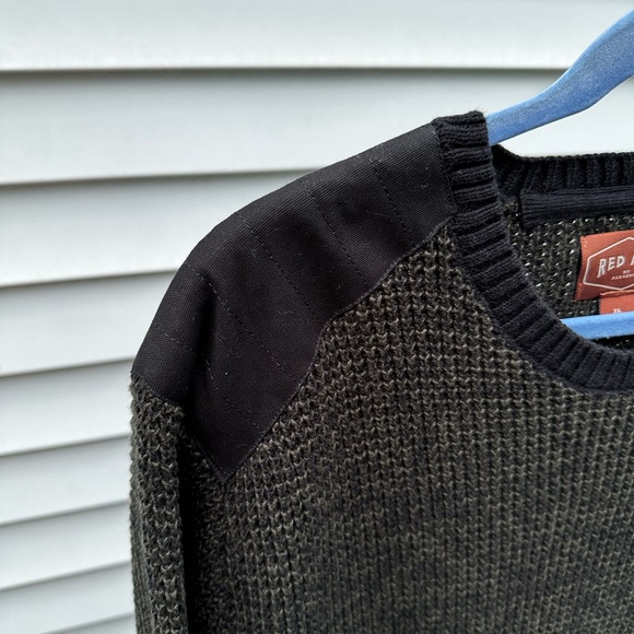 Red Ale Grey Shoulder Patch Sweater - Picture 4 of 6